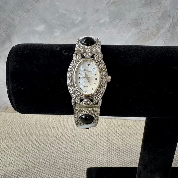 💖Vintage Silver-Tone Art Deco Watch – Onyx & Marcasite Elegance - Picture 1 of 4